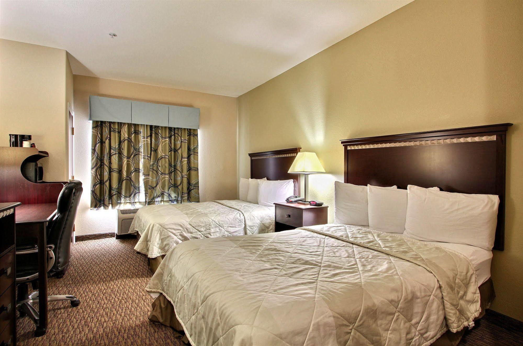 Magnolia Inn And Suites Pooler Exterior photo