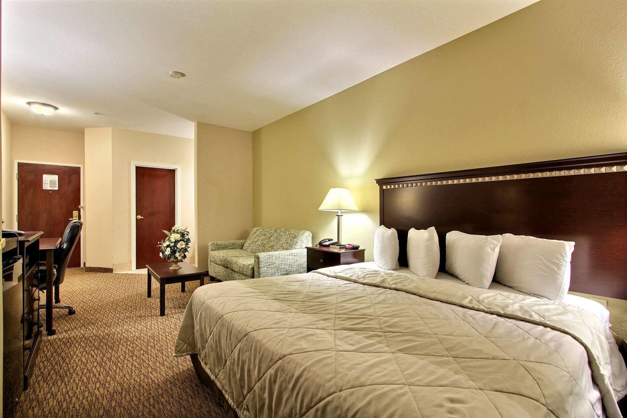 Magnolia Inn And Suites Pooler Exterior photo